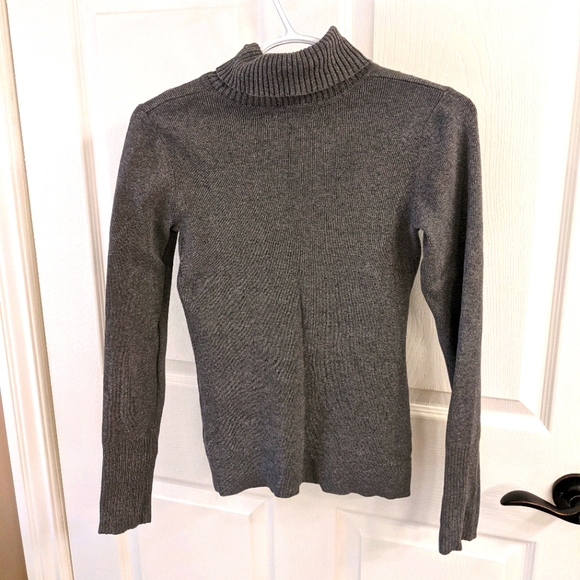 3 for $15 - RW&Co Grey turtle neck long sleeve top - Picture 2 of 3